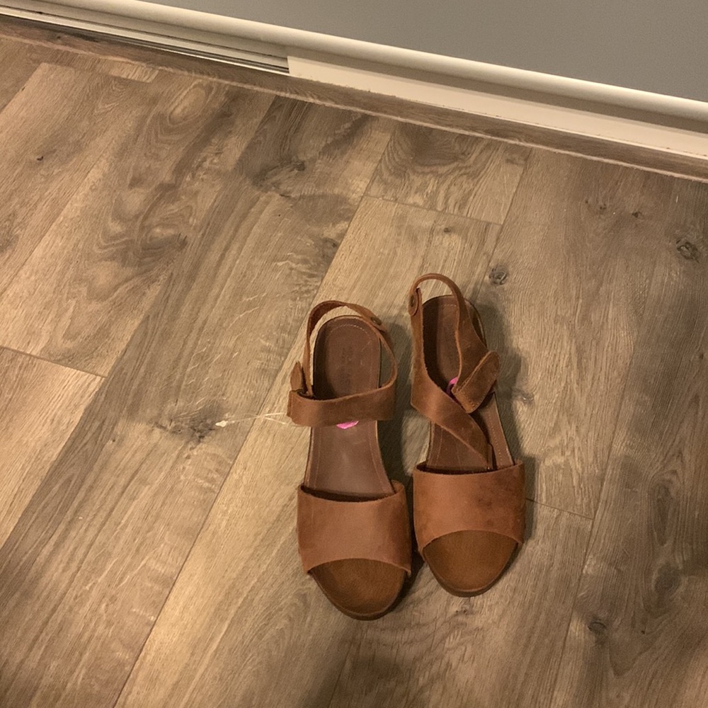 Mila Paoli Brown Heeled Sandals - Picture 4 of 5